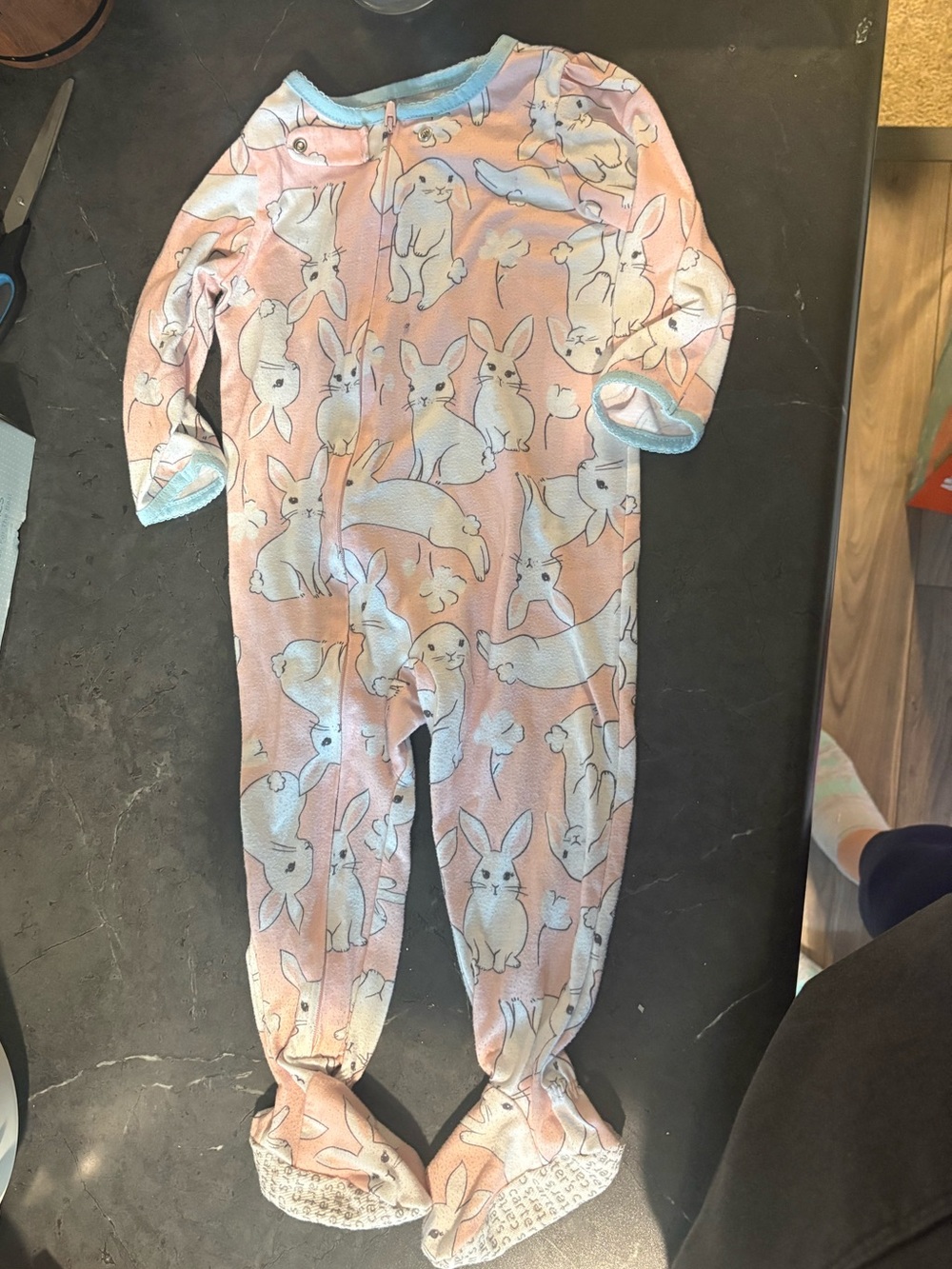 🩷 6 for $20 🩷 Carter's Pink Bunny Print Footed One-Piece 18M - some pilling